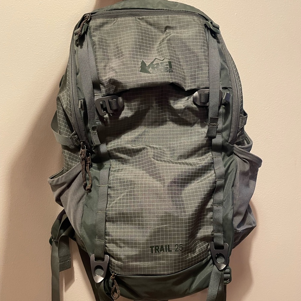 REI Trail 25 Backpack